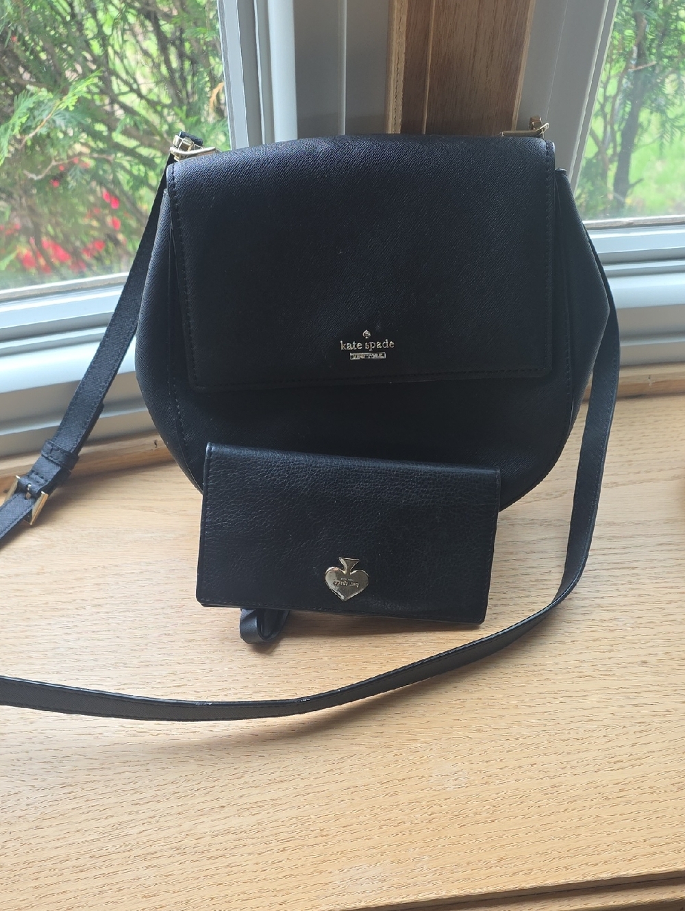 Kate Spade Cameron Street Byrdie crossbody bag in black saffiano leather